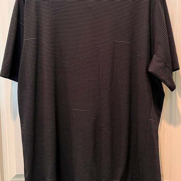 Nike Golf Shirt Mens Size XL Black Gray Detail Design Active Sporty EUC Quality - Picture 5 of 7